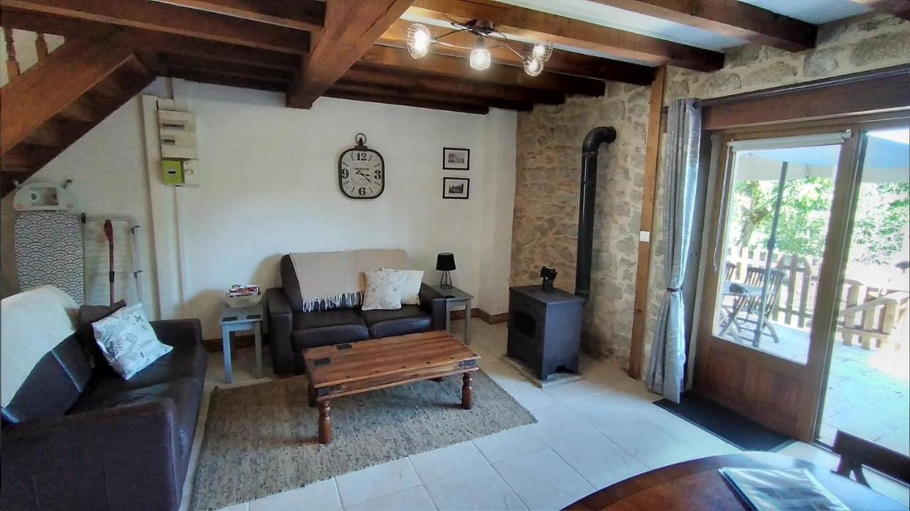 Character 2 Bed Cottage Within Walking Distance Of Bar/Restaurants Piegut-Pluviers Bagian luar foto