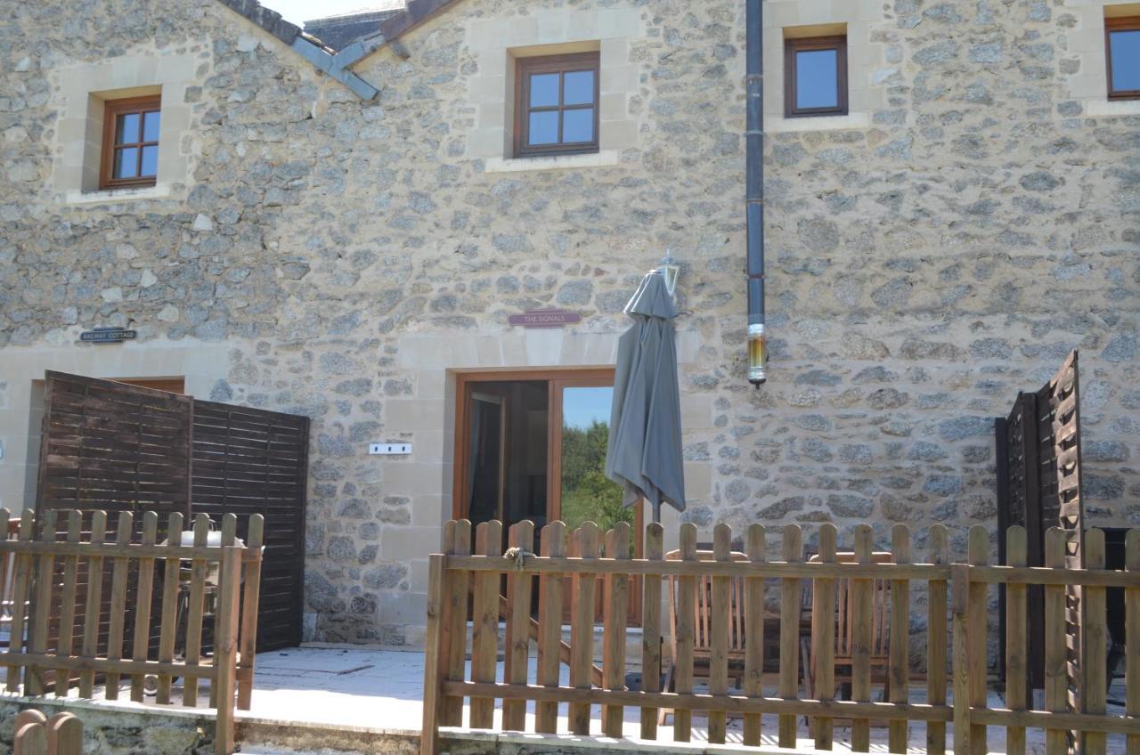 Character 2 Bed Cottage Within Walking Distance Of Bar/Restaurants Piegut-Pluviers Bagian luar foto